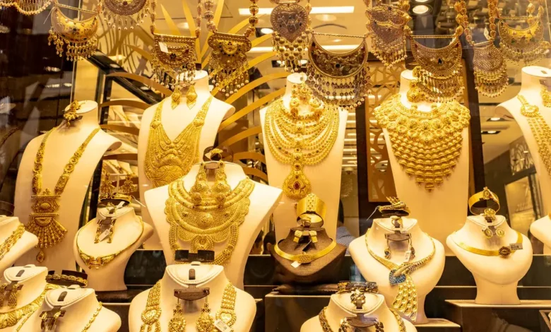 أسعار الذهب في السعودية ترتفع اليوم الثلاثاء 8/8/1447 مع صعود الأسعار عالميًا