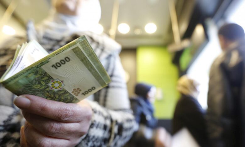 سعر صرف الليرة السورية مقابل الدولار اليوم الخميس 15/1/2026 في جميع المحافظات والمصرف المركزي