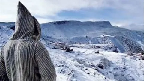 طقس المغرب خلال الأيام الخمسة المقبلة.. أمطار ورياح وثلوج قبل استقرار الأجواء