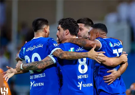 قمة منتظرة في الدوري السعودي.. التشكيل المتوقع للهلال أمام ضمك وموعد المواجهة